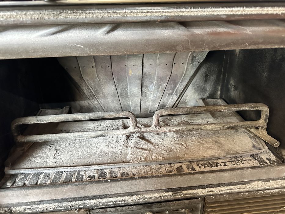 Semineu pe lemne cu ventilatie electrica Palazzetti