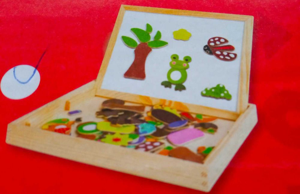 Куфар с бяла магнитна и черна дъска