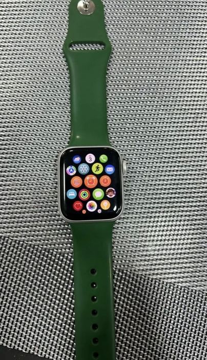 Apple Watch SE 2023