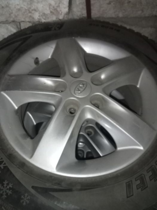 Шины с дисками в идеальном состояние.