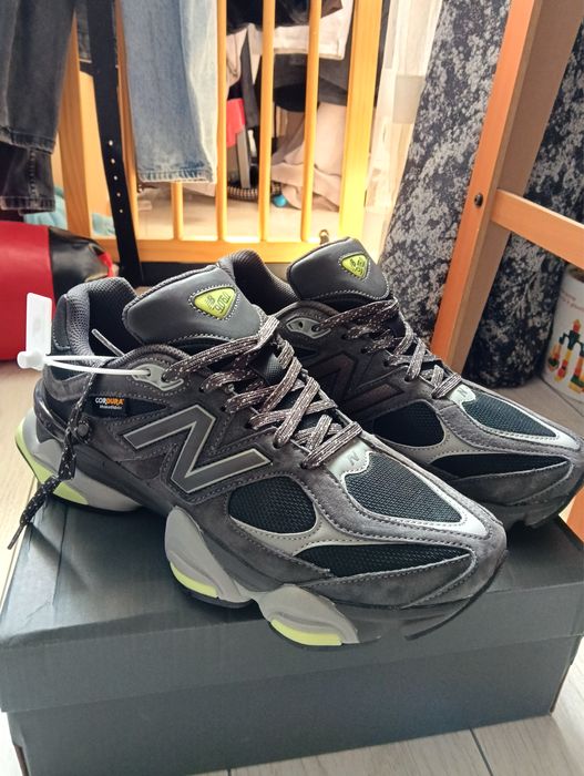 Adidasi New Balance 9060 marimea 44.5