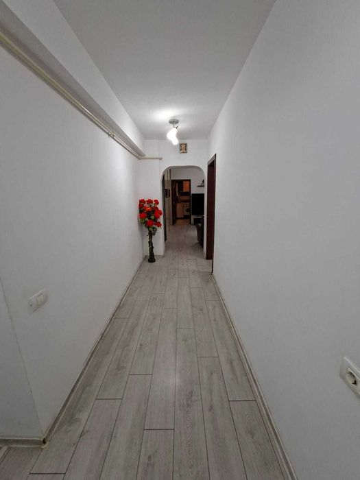inchiriez apartament 2 camere zona VIVO CONSTANTA
