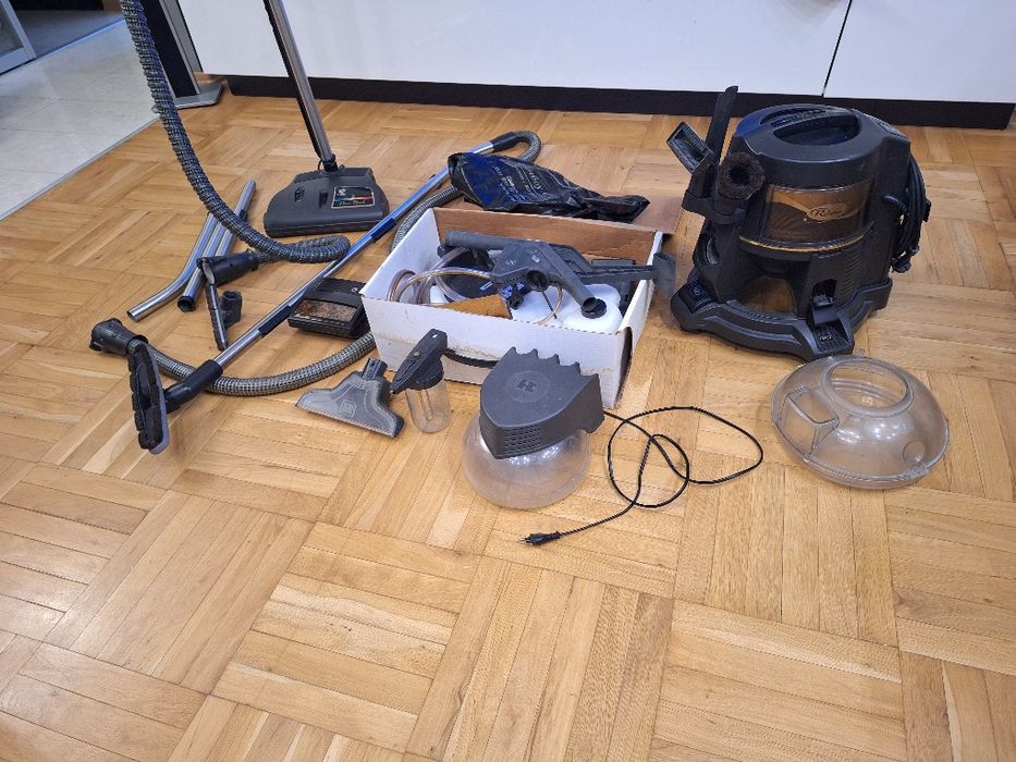 Прахосмукачка Рейнбоу с включени всички допълнителни приставки