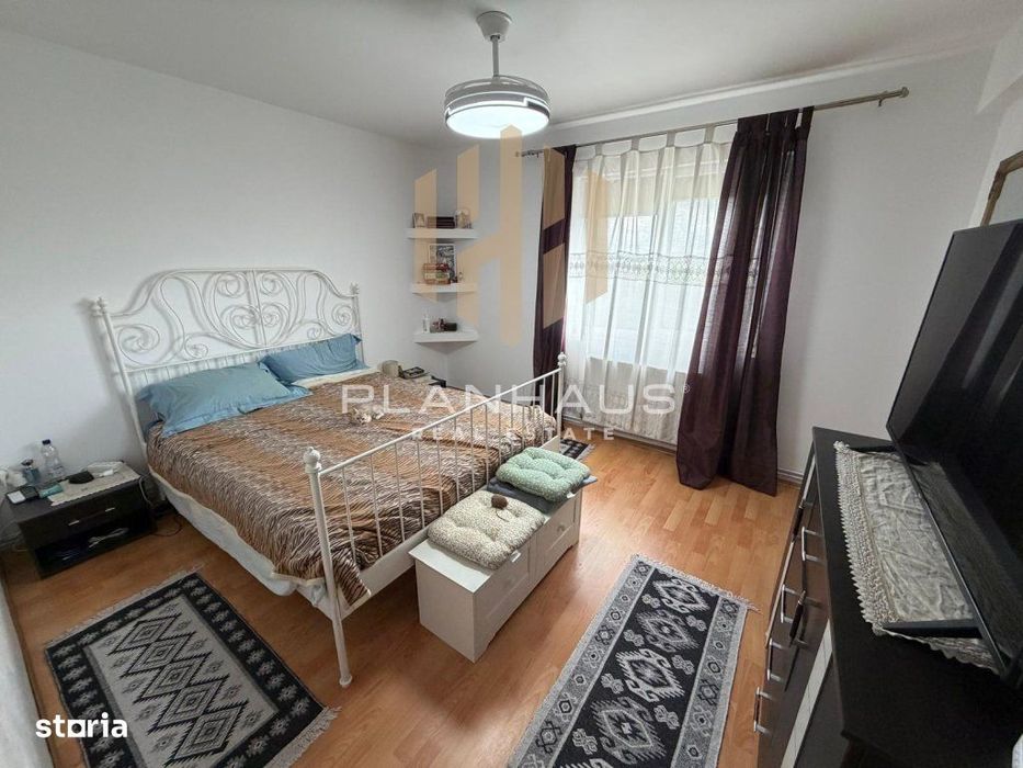Apartament de vânzare 3 camere, 74 mp, loc de parcare inclus Constanti — fotografia 3