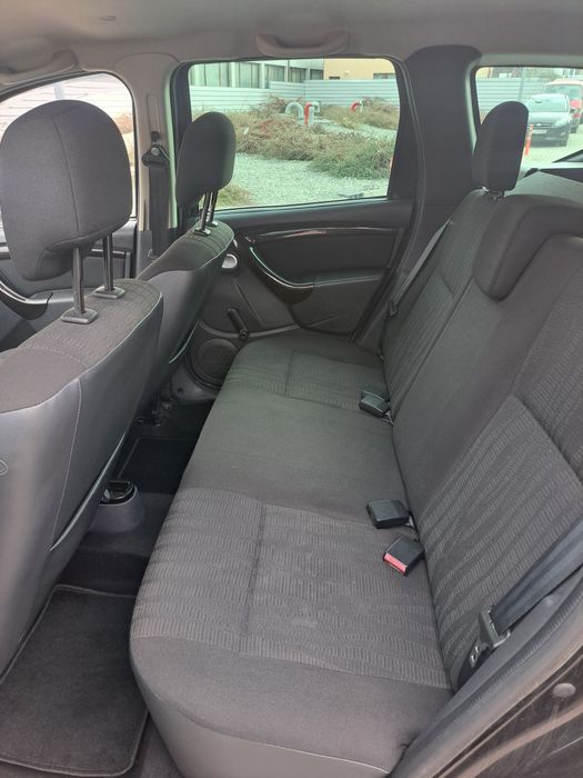 Vând Dacia Duster 1.5 tdci 4x2