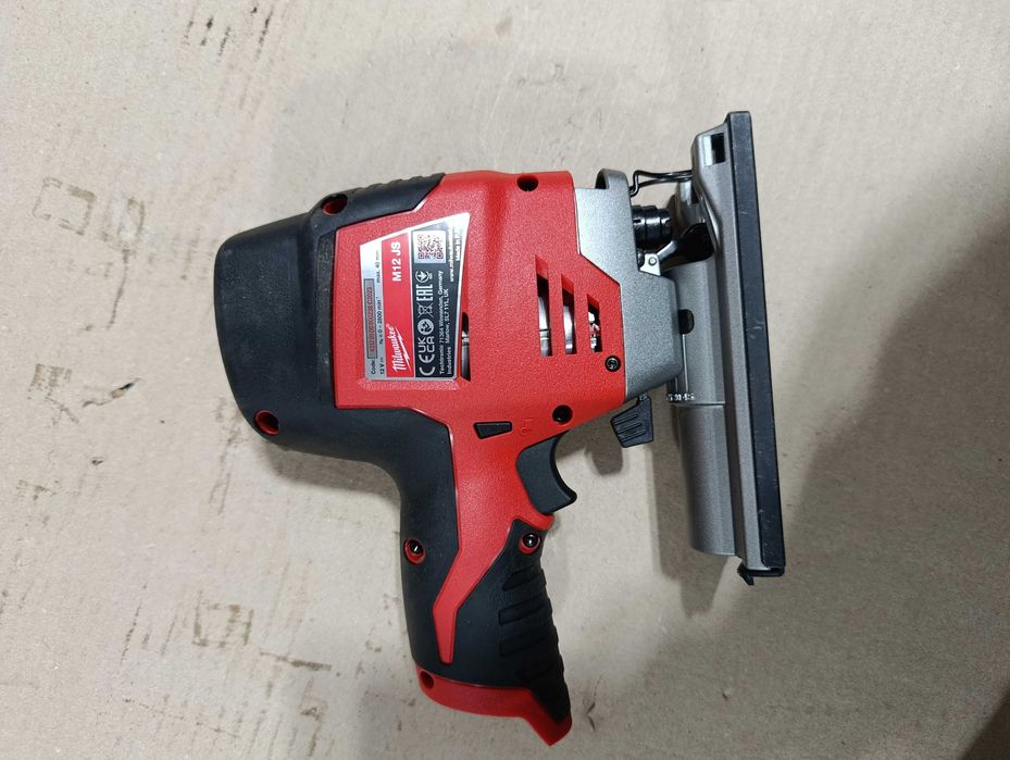 Pendular Milwaukee M12 JS fierăstrău pendular – NOU – doar corp