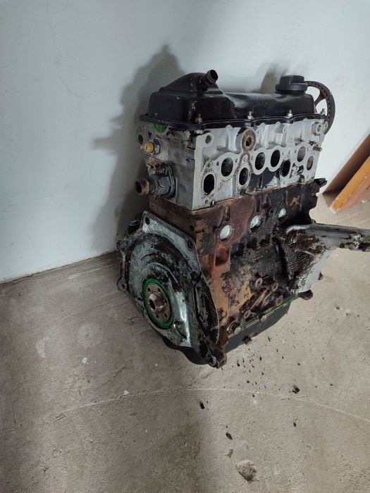 Продам двигатель на пассат Б3 Б4 1.8 объем