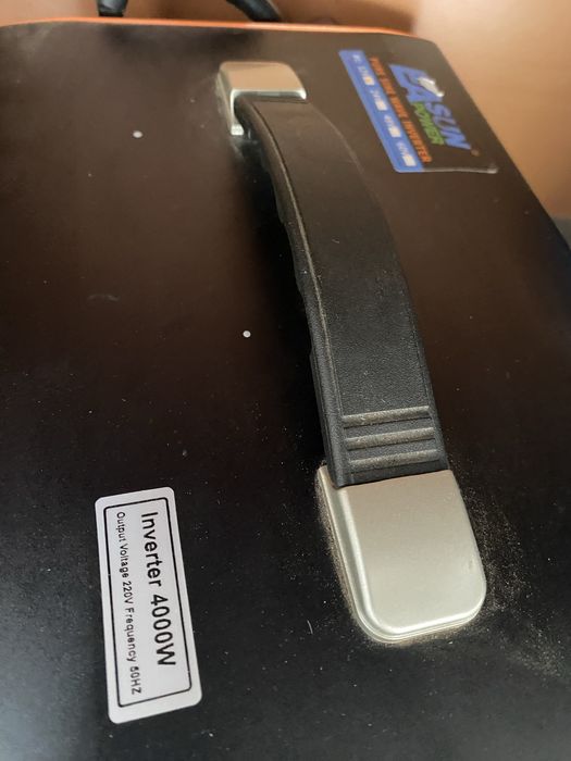 Инвертор 12/220  4000w