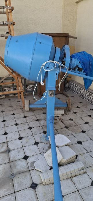 Бетонамешалка сотилади