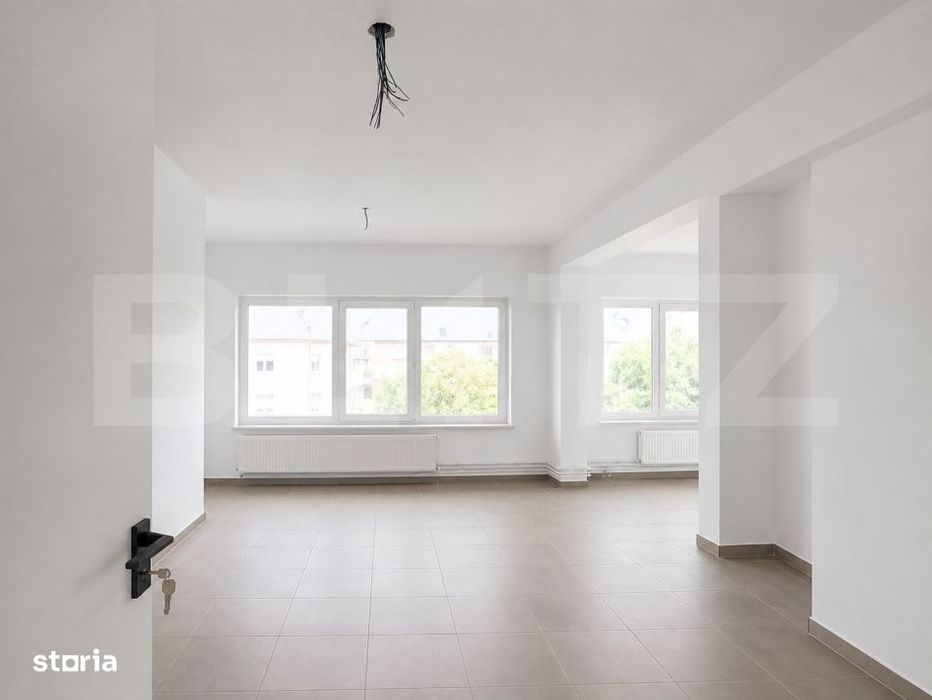 Spatiu de birouri modern, 300 mp, compartimentare eficienta ZONA ULTRA