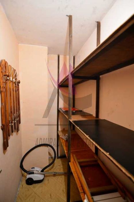 Дава се под наем Тристаен апартамент в Варна, Червен площад - 72 кв.м за 538.56 € - Снимка #4