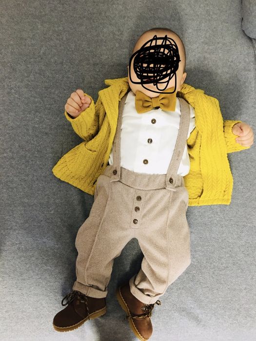 Costum băieței botez
