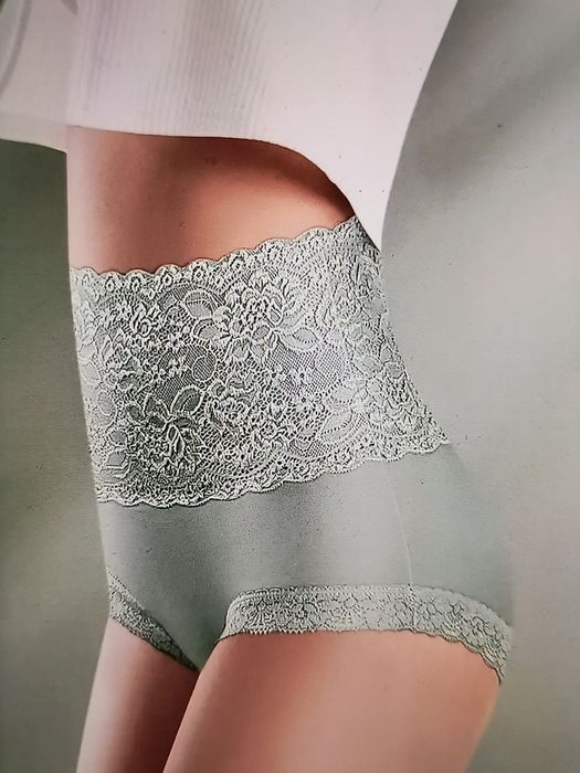 Дамски бикини с дантела