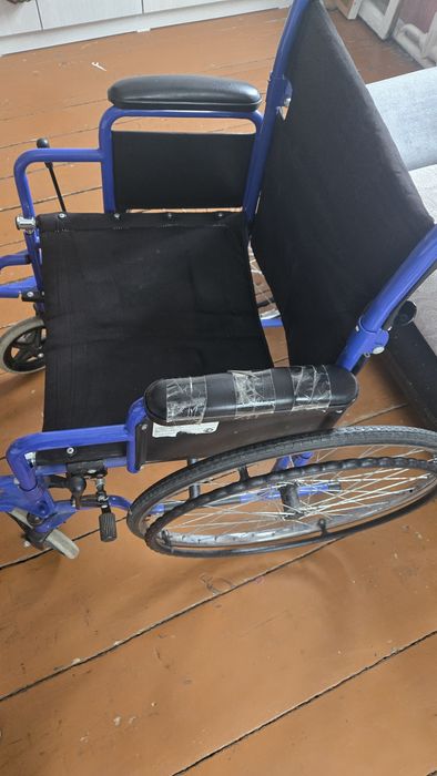 Продам инвалидную коляску