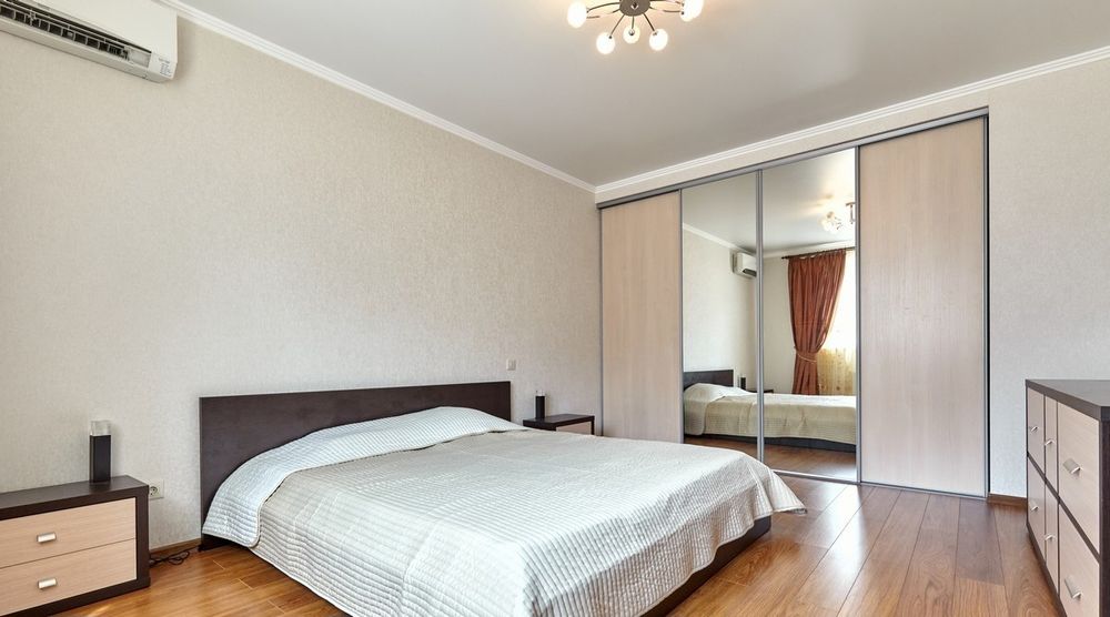 Уютно почасам Гоголя Нуркена