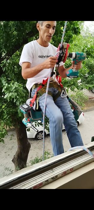 Установка кондиционеров альпинистом