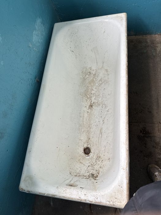 продам чугунную ванну