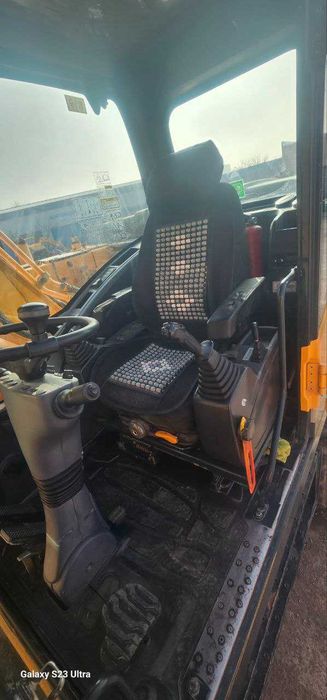 Колёсный экскаватор Hyundai Robex 140W-9S