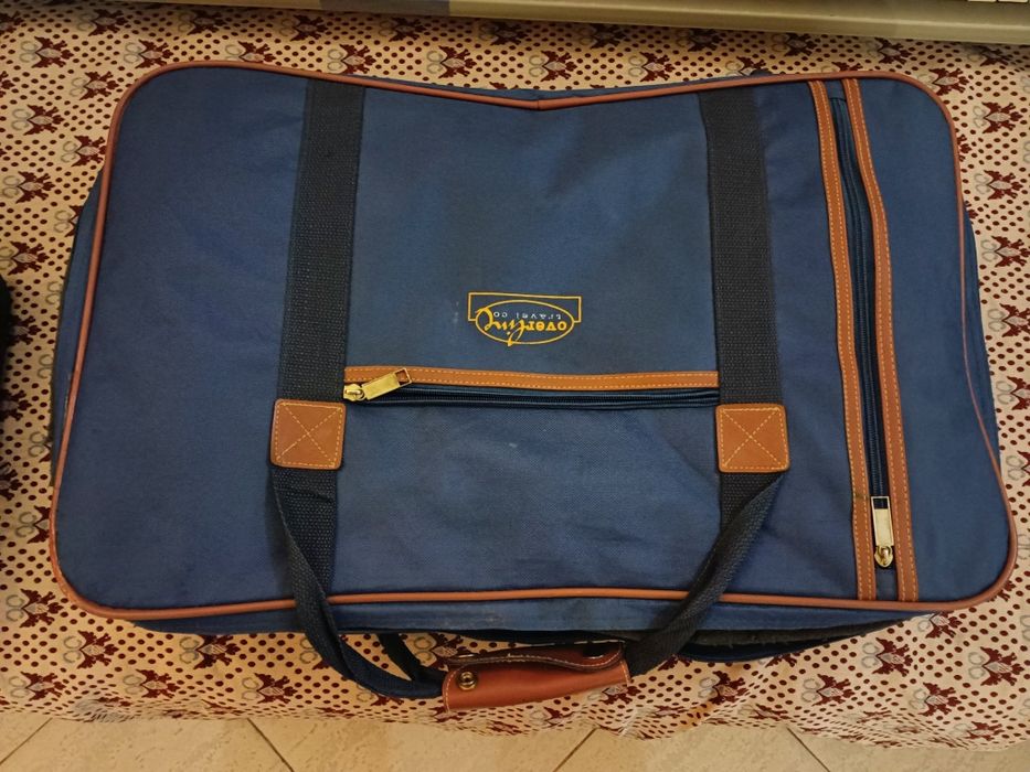 Продавам gj конзола roland 707m.