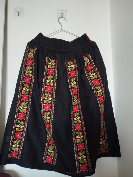 Традиционен дамски костюм + колан