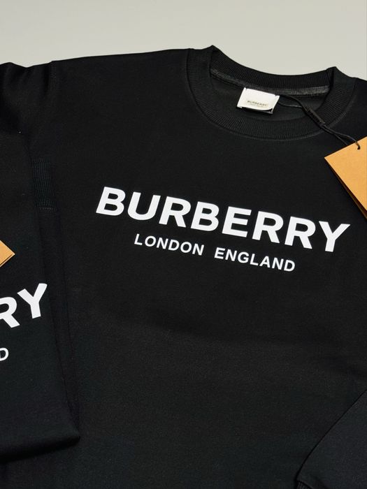Кофты Burberry.