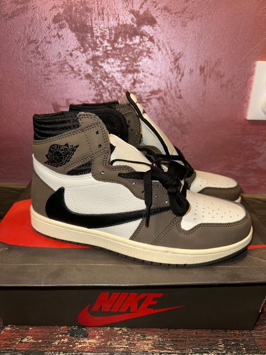 Jordan 1 high sneakers maro