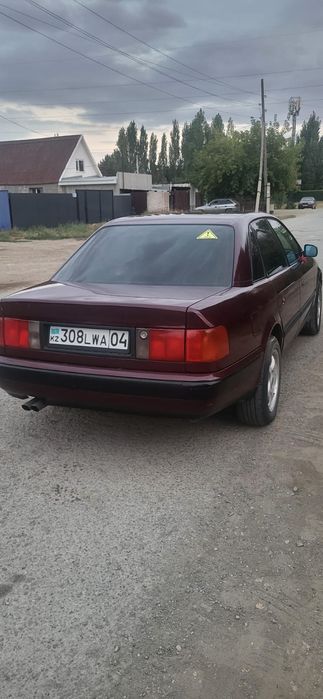 Ауди 100с4 2.6 в хорошем состоянии