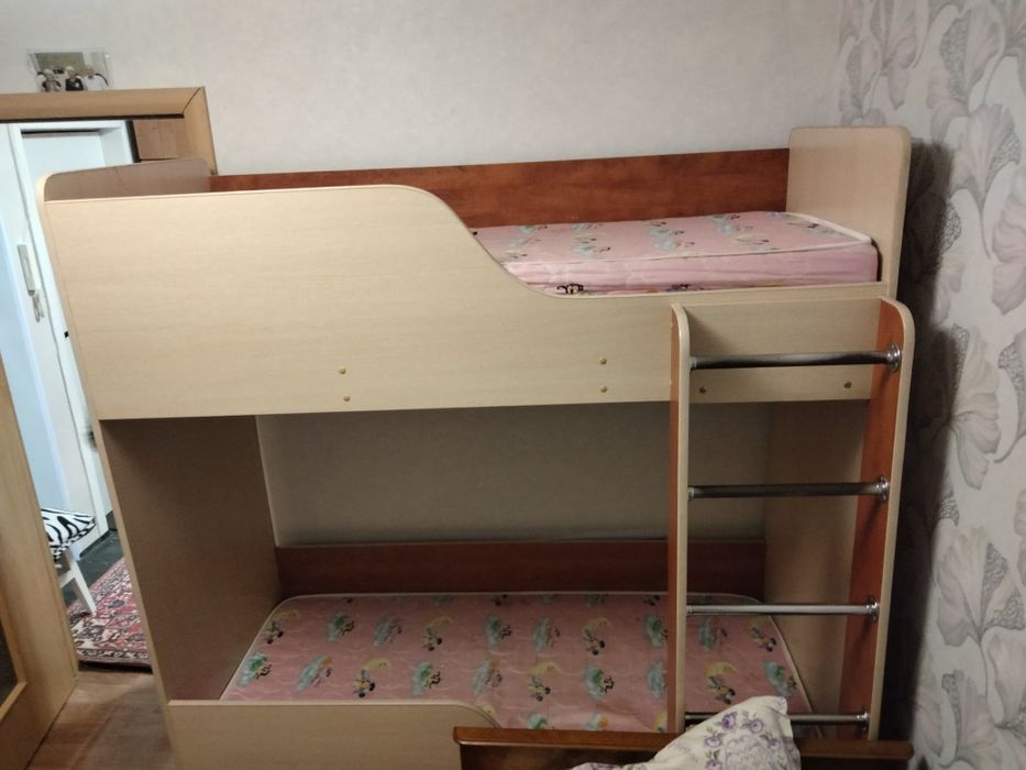 Детская двухъярусная кровать