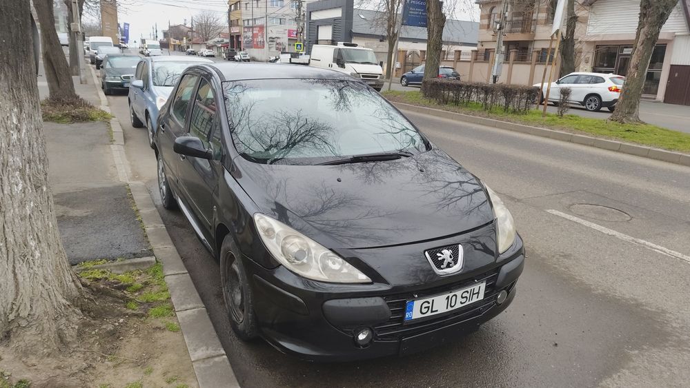 Mașina Peugeot 307 de vânzare.