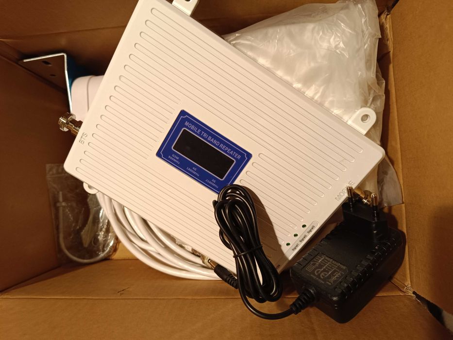 Усилвател на GSM сигнал Ретранслатор  2G, 3G, 900, 1800, 2100 MHz Band