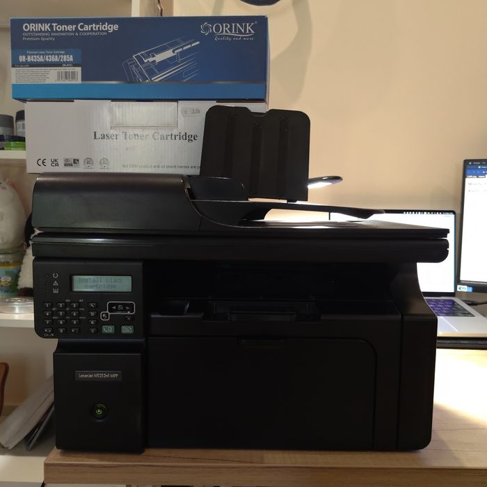 HP laserjet M1212nf MFP Лазерен принтер, черно-бял печат + използвани касети