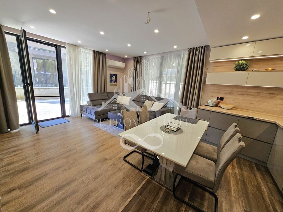 Продава се Тристаен апартамент в Велинград - 250 кв.м за 979 €/кв.м - Снимка #3