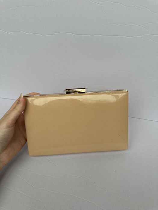 Златна/ бежова чанта клъч