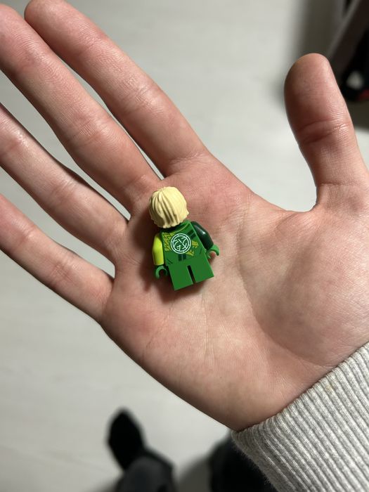 Minifigurina Lloyd lego ninjago