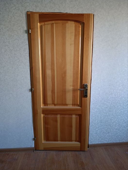 Двери деревянные