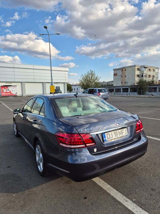 Mercedes E300 Bluetec Hybrid  207CP Cutie automată 7G-Tronic  Inmatriculata RO in 2025