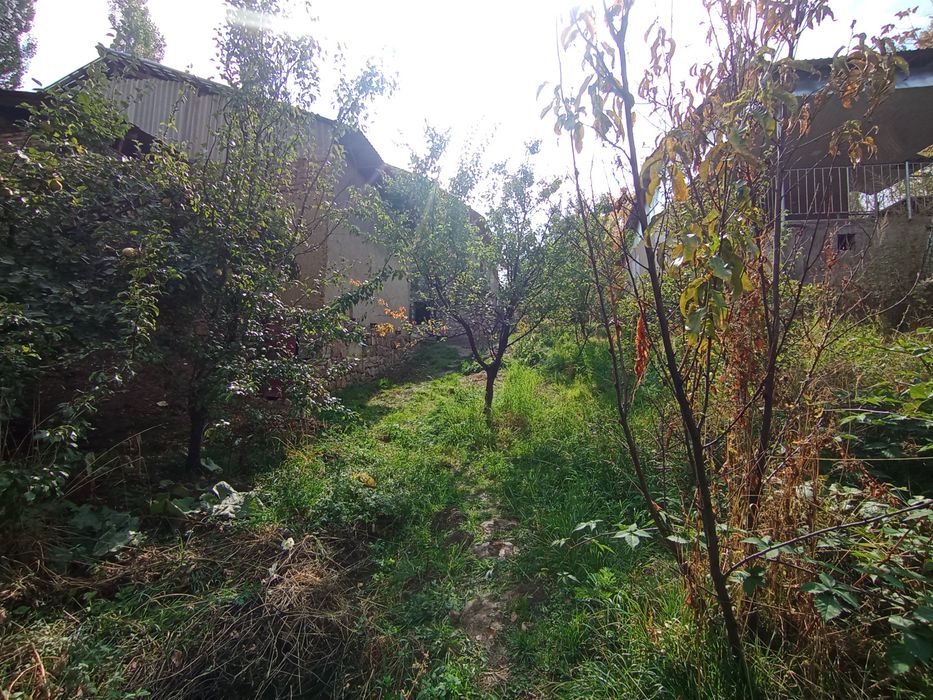 Продаётся дом в чимган 12 соток