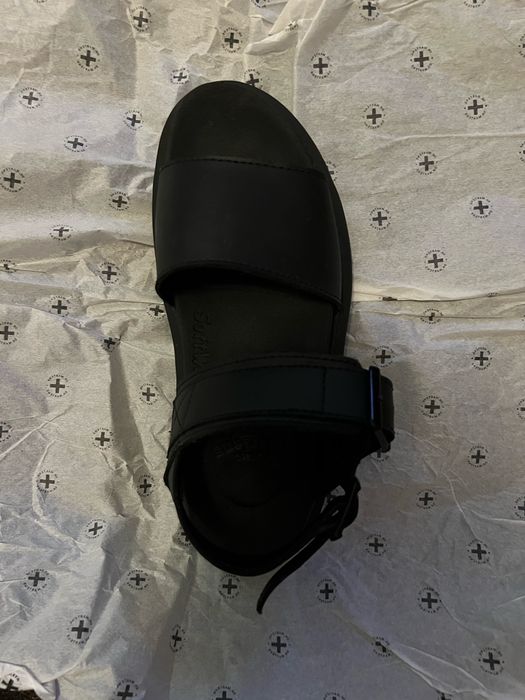 Сандалии Dr. Martens