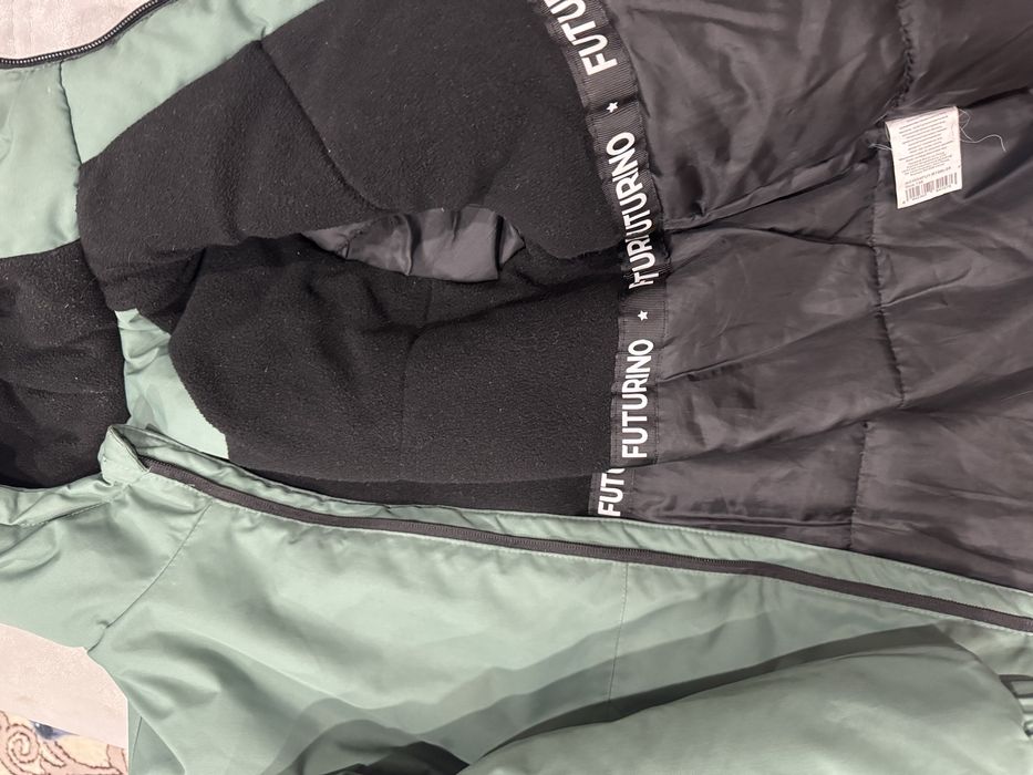 Продам куртку на мальчика 146 р