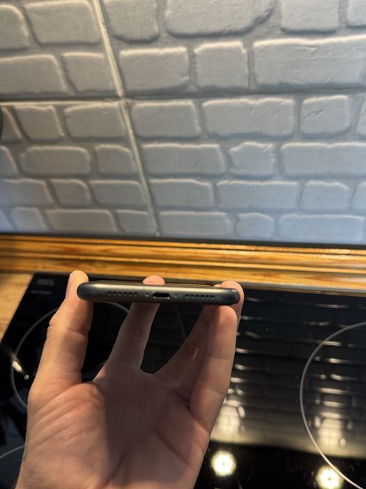 Продам Iphone 11 64GB