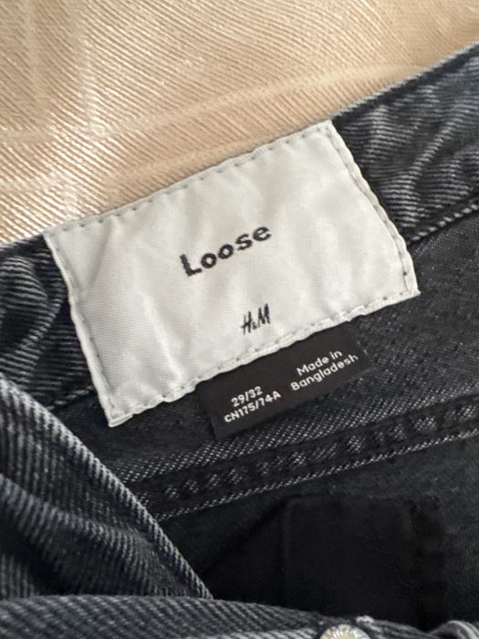 Blugi loose fit.