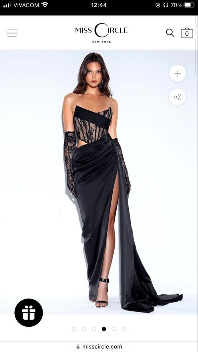 Бална рокля и ръкавици