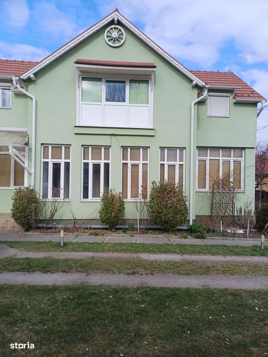 Casa cu mansarda in Ernei, situata intr-o zona linistita