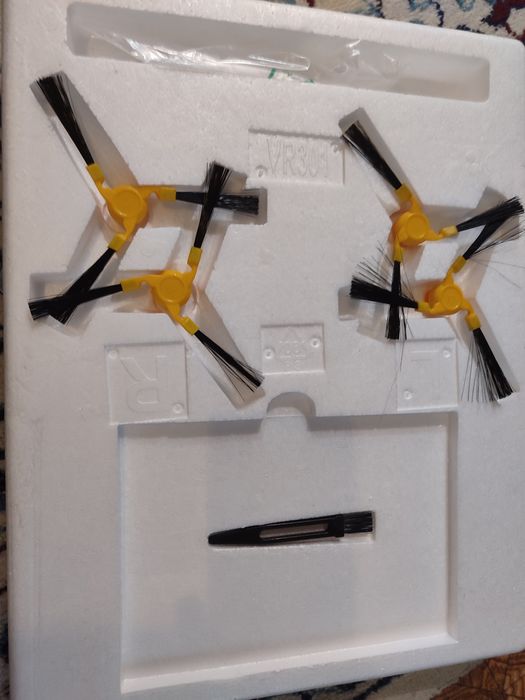 Робот пылесос,пользовались меньше месяца