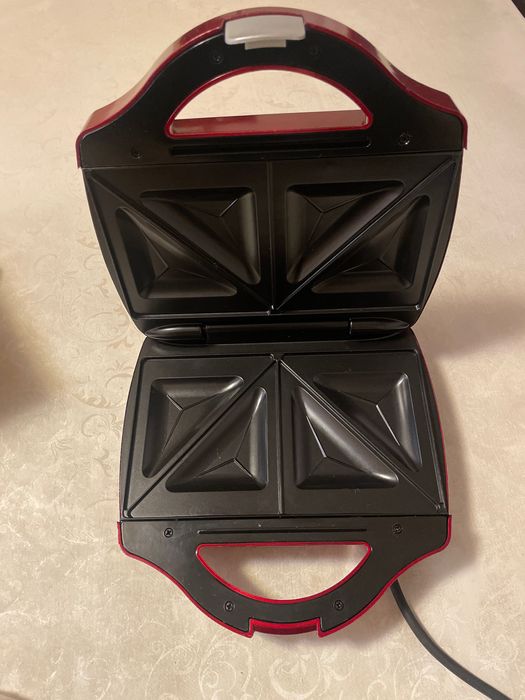 Продам сендвичницу