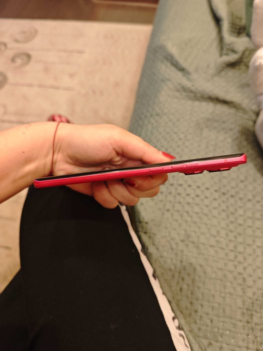 Vând Motorola edge40