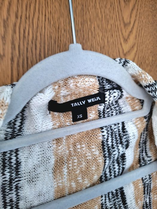 Cardigan cu ciucurei marimea S/M