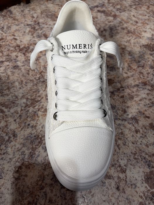кроссовки, Numeris white