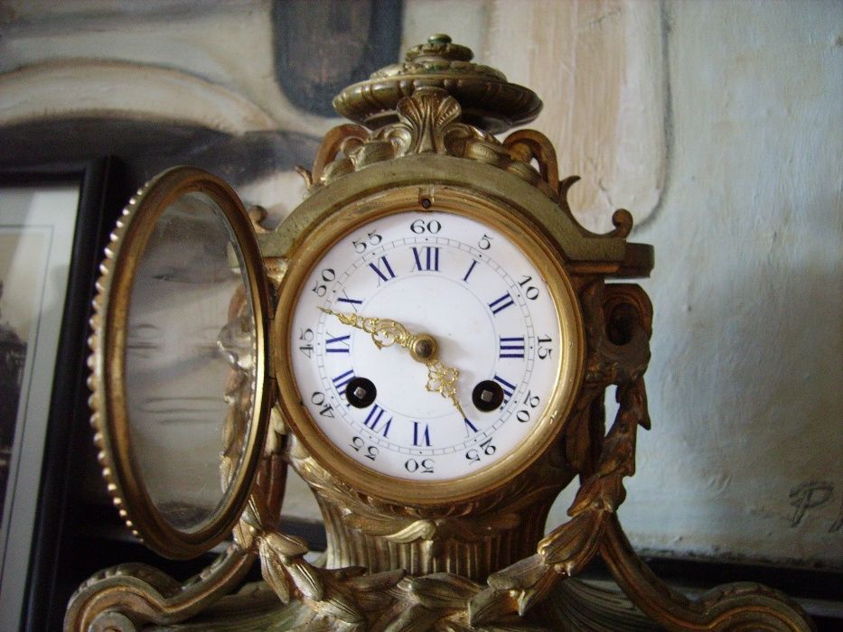 Античен френски каминен часовник и Каминен мраморен часовник