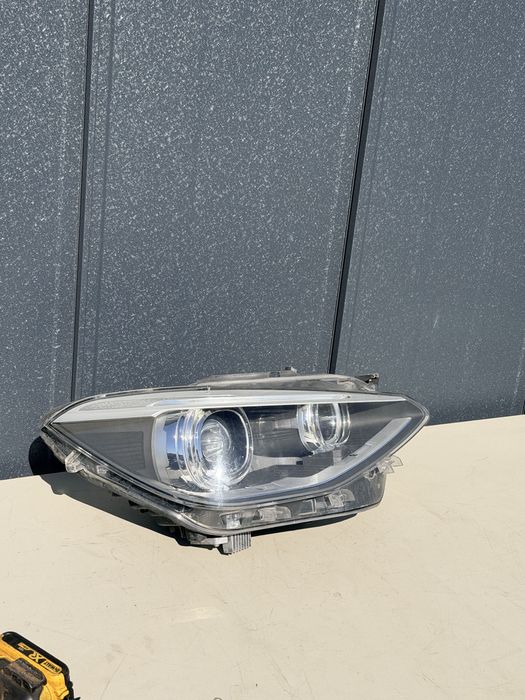 Far dreapta BMW Seria 1 F20 Bi xenon Europa